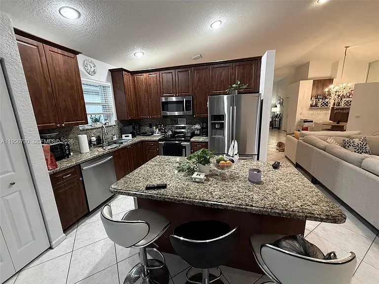 10390 Utopia Cir E — Photo 7