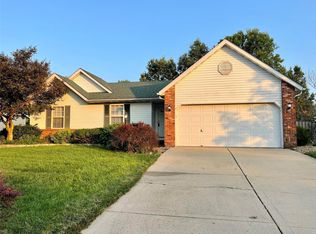 2325 Westchester Dr, Maryville, IL 62062