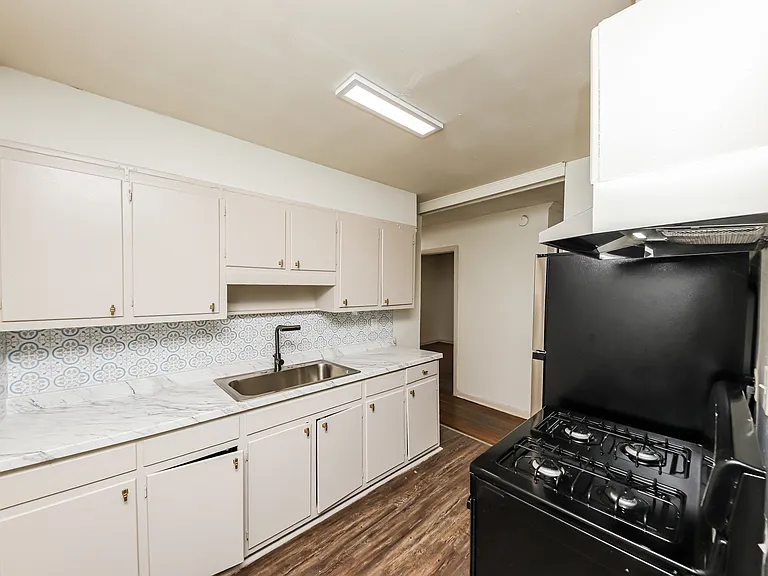 210 Oak Dr SE — Photo 6