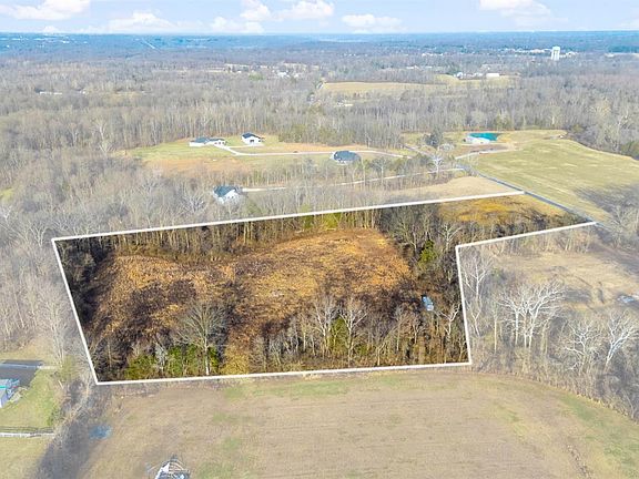 4th image of 8 Summit Rd