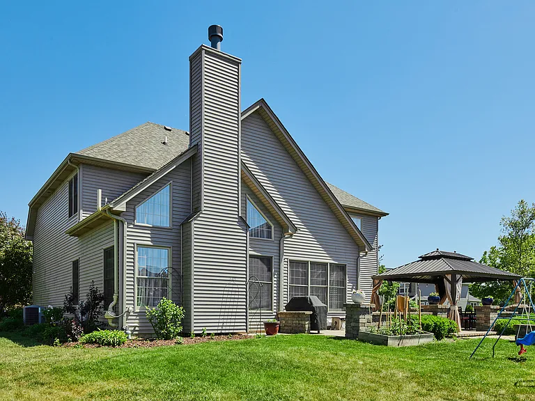 26300 W Chatham Dr — Photo 2