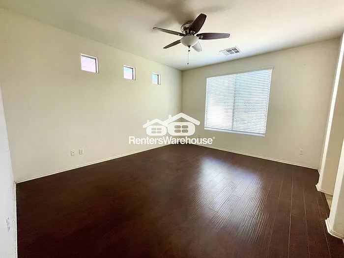 532 E Trellis Rd — Photo 8