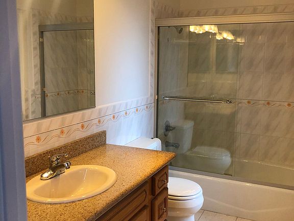2nd image of 2933 Clement St APT 2