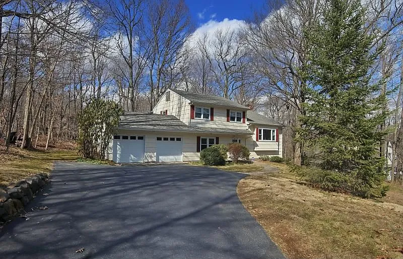 1133 Cambridge Ln photo 1