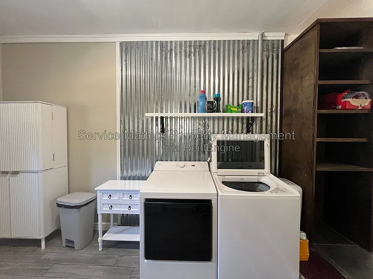 8184 Excelsior Dr — Photo 17
