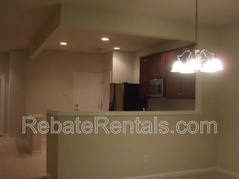 7002 Roundleaf Dr — Photo 6
