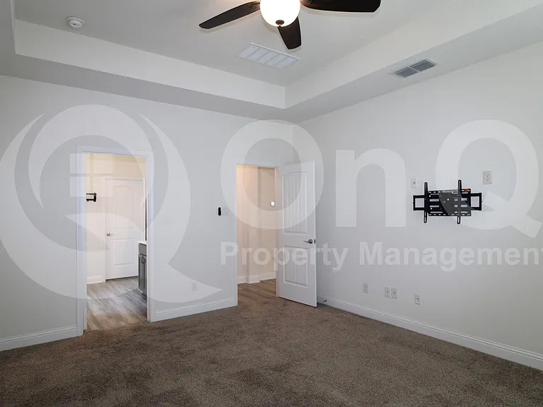 4112 Wood River Trl — Photo 8