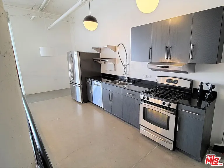 530 Molino St #114 — Photo 7