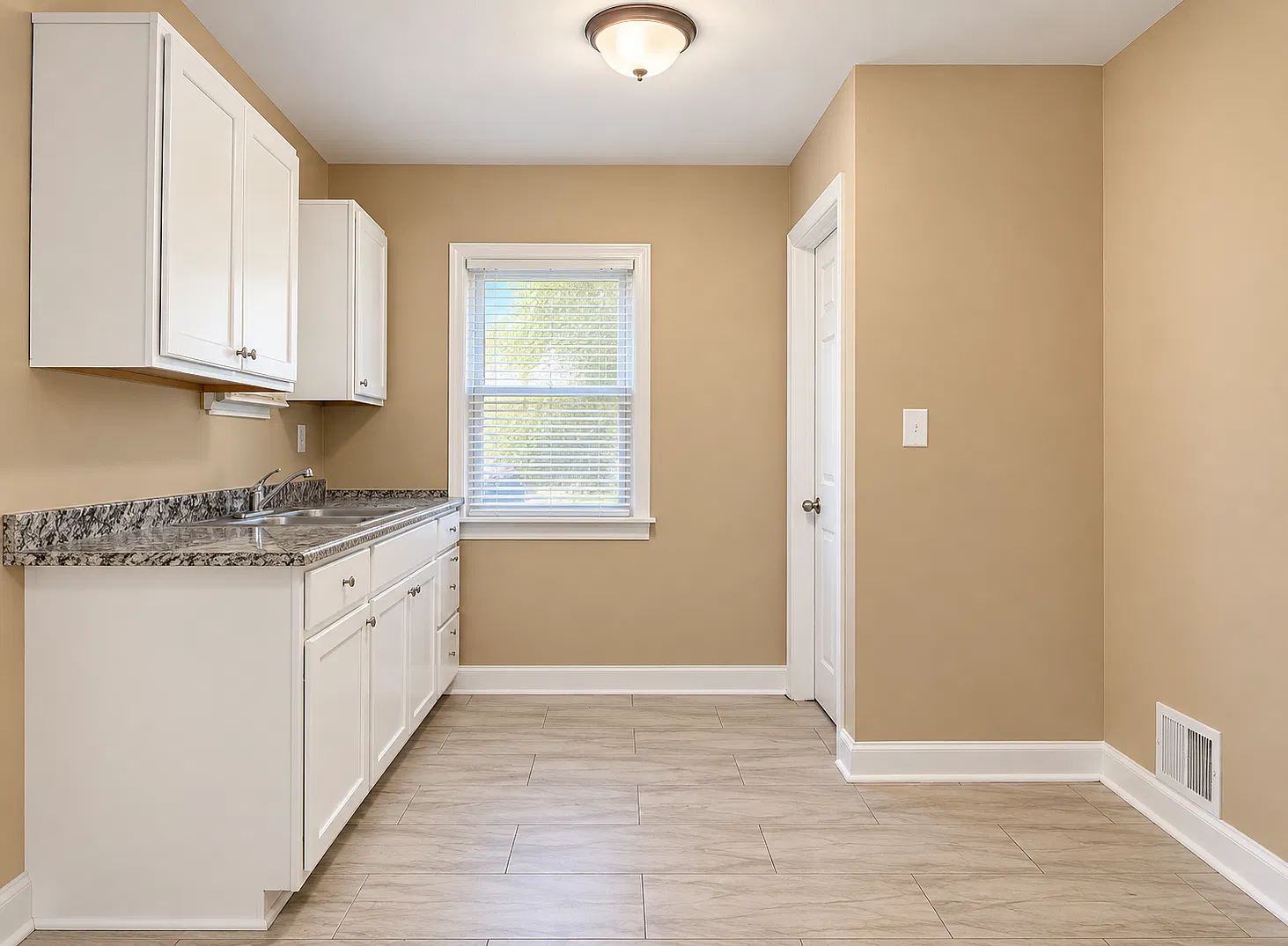 2 bed, 920 sqft, $1,200 — Photo 2