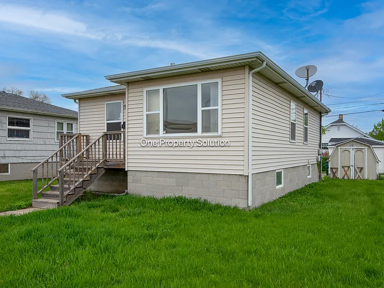 1227 Logan St — Photo 4