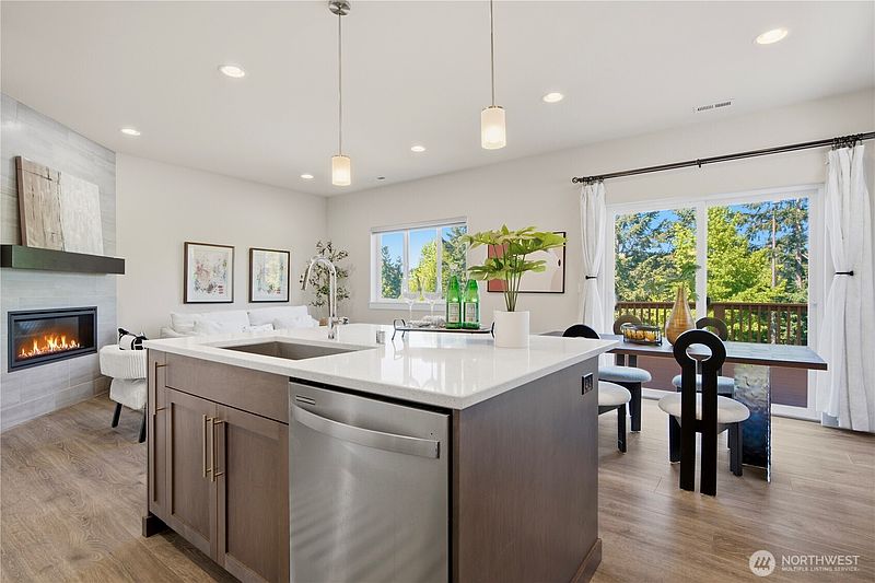 5th image of 24148 39th Drive SE