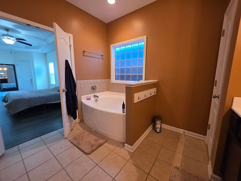 702 Appling Ct — Photo 17