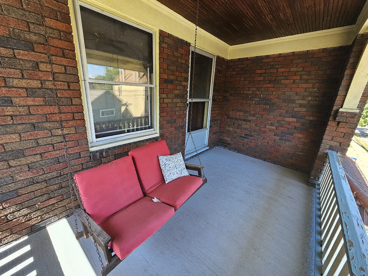 2 bed, 1000 sqft, $1,050 — Photo 2