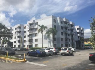 8261 NW 8th St APT 135, Miami, FL 33126