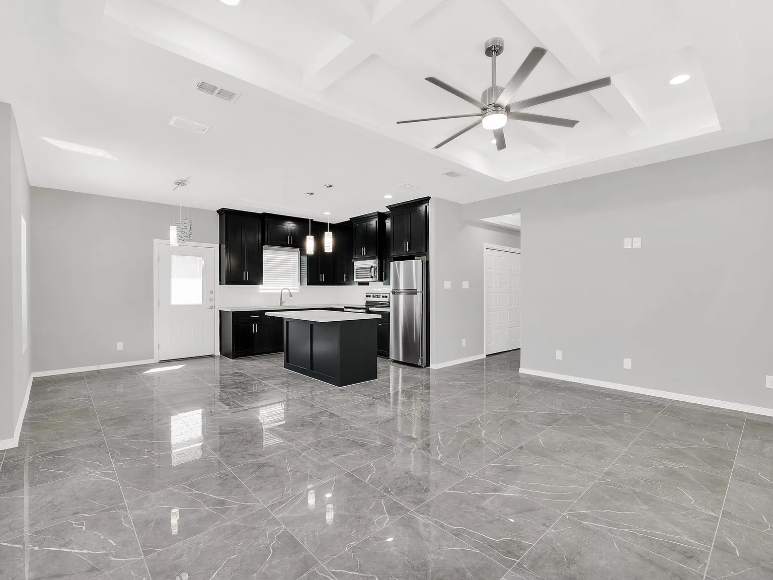 2 bed, 1040 sqft, $1,350 — Photo 3