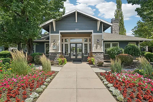 Allegro Apartments Photo 1