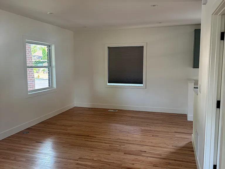 491 S Franklin St — Photo 4