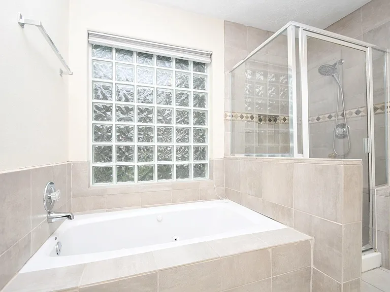 10430 Sanibel Falls Ct — Photo 19