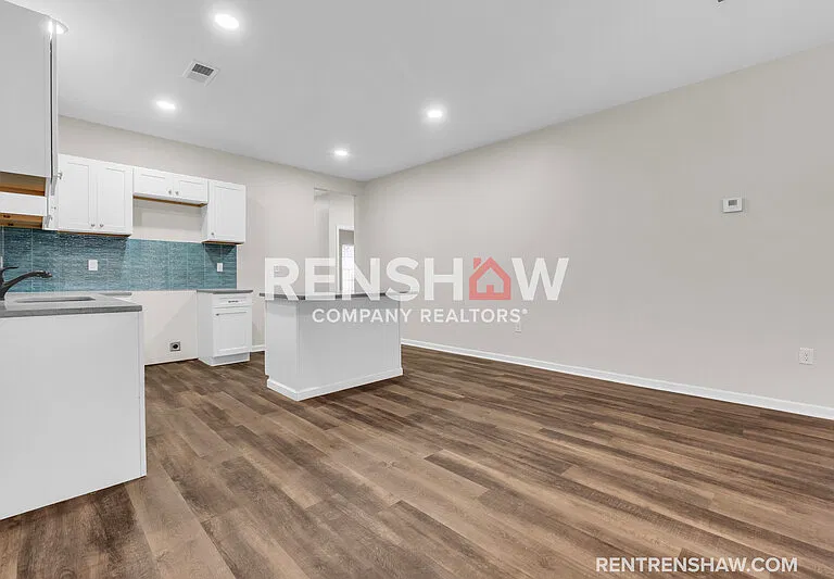 788 N Hollywood St — Photo 5