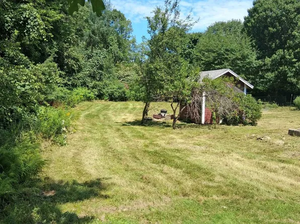 13 Merrill Way, Deering, NH 03244