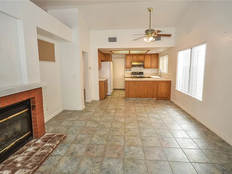 6762 Shelter Ln — Photo 7