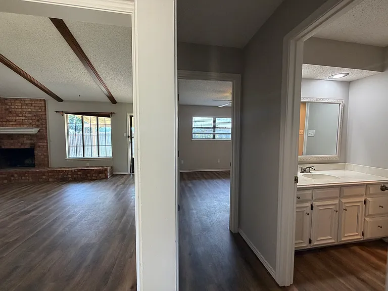 3401 Essex Ave — Photo 32