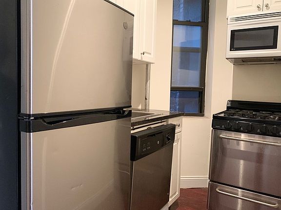 3rd image of 26 7th Ave S #2DD