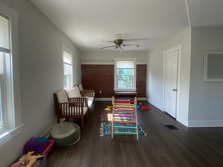 5 Blaine Ave #2 — Photo 9