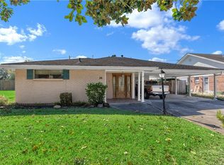 26 Derbes Dr, Gretna, LA 70053