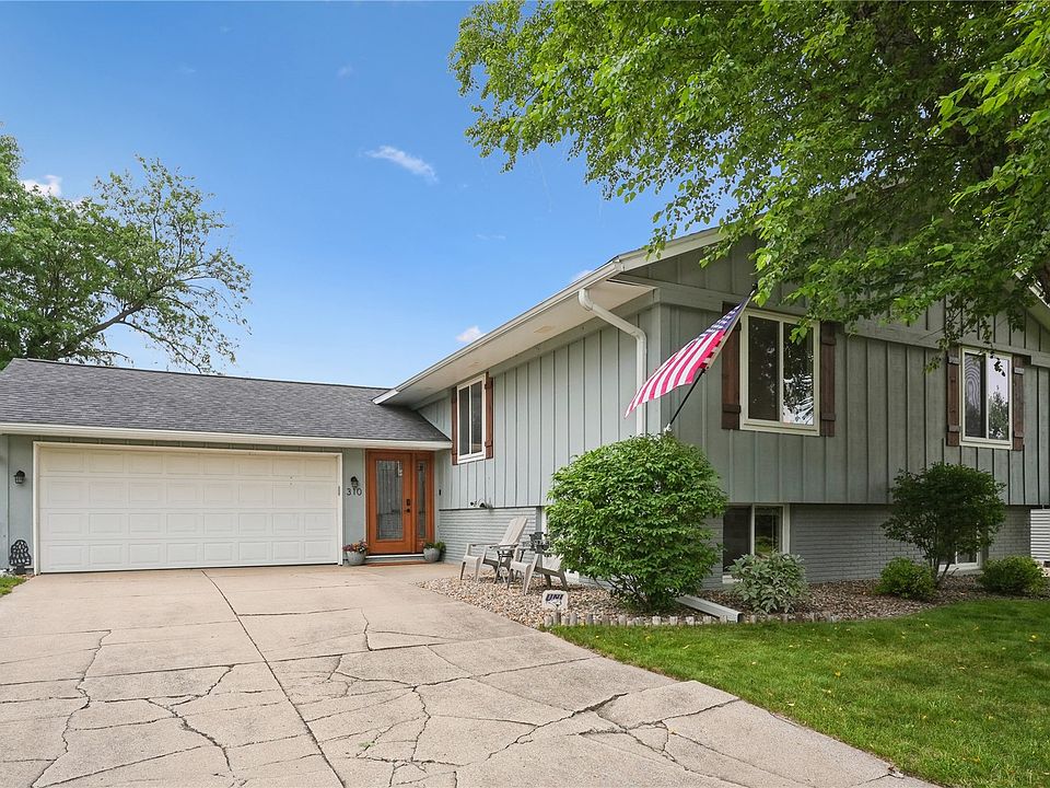 1st image of 310 Carnaby Dr NE