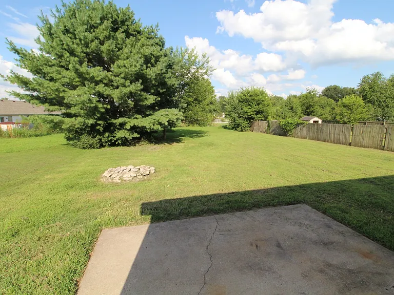 1920 Timberline Cir — Photo 9