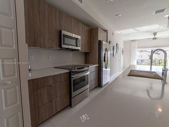 5th image of 7805 NW 104th Ave APT 21