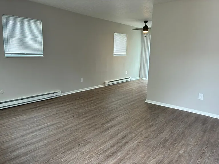 Waynedale Circle Apartments — Photo 57