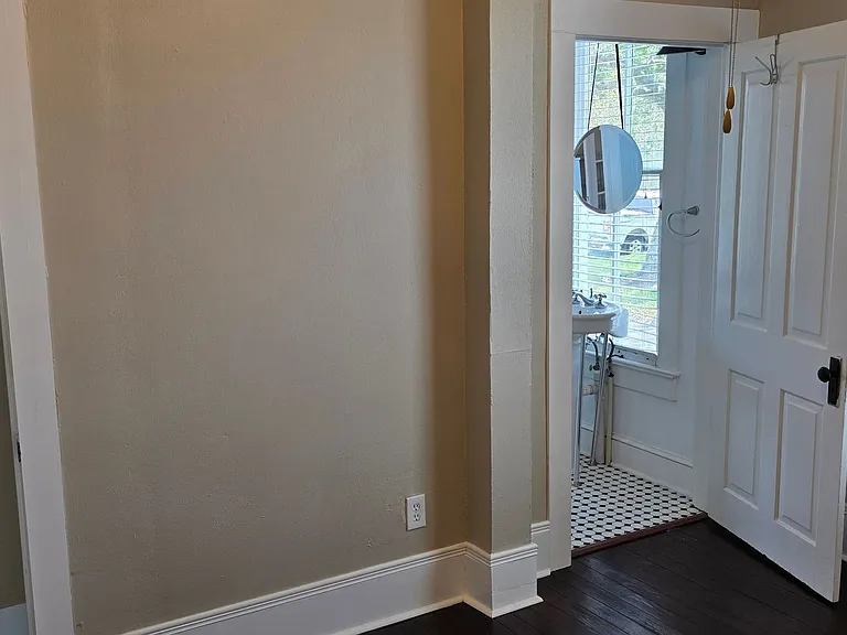 4510 Avenue R 1/2 — Photo 12