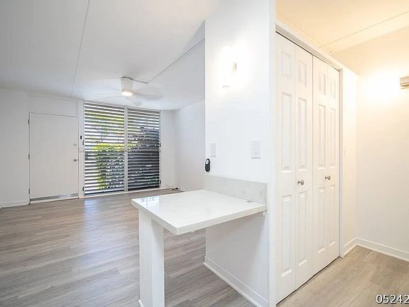 5th image of 3810 Leahi Ave #102