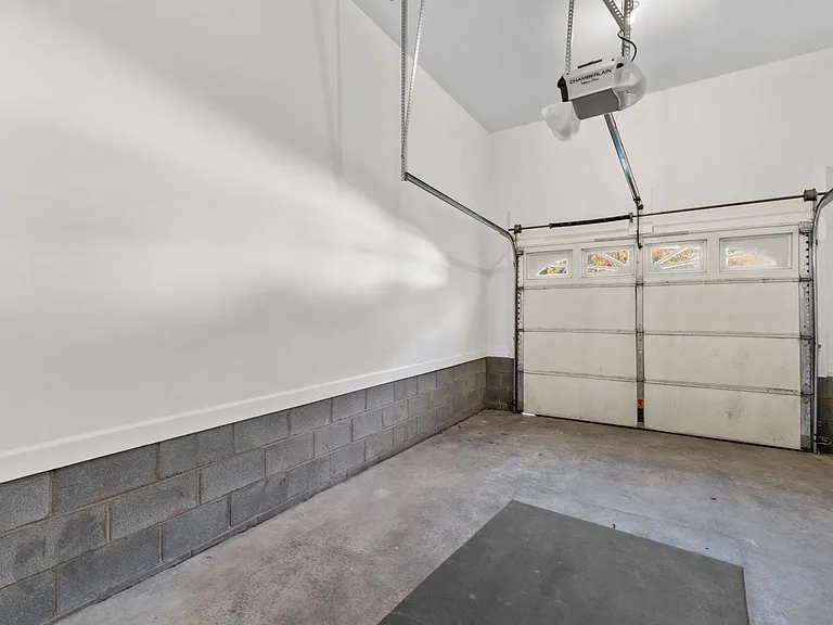 4611 Asterwood Dr — Photo 12