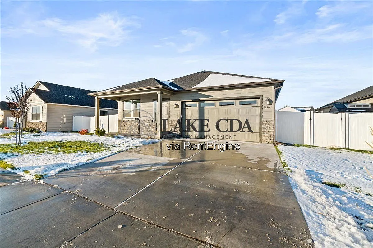 3 bed, 2.0 bath, 1574 sqft, $2,495 — Photo 2