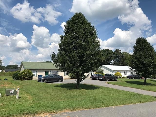 2nd image of 195 W Jay Dr