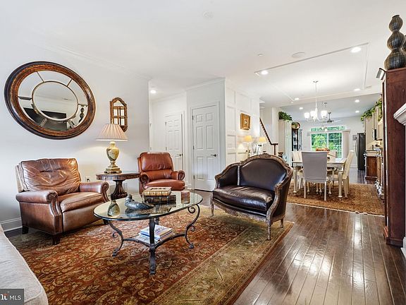 3rd image of 240 Mission Ln