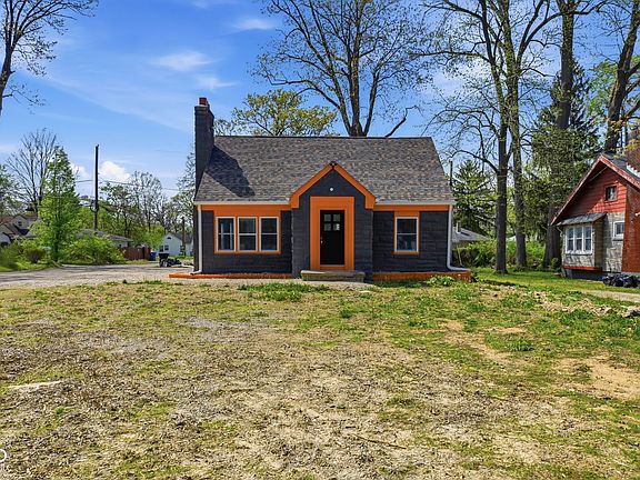 3rd image of 3702 Manor Ct