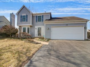 752 Berkshire Ln, Carol Stream, IL 60188