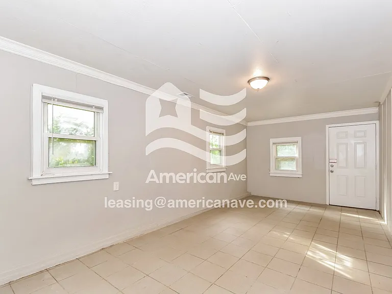 45256_002_living_room_14061950.jpg