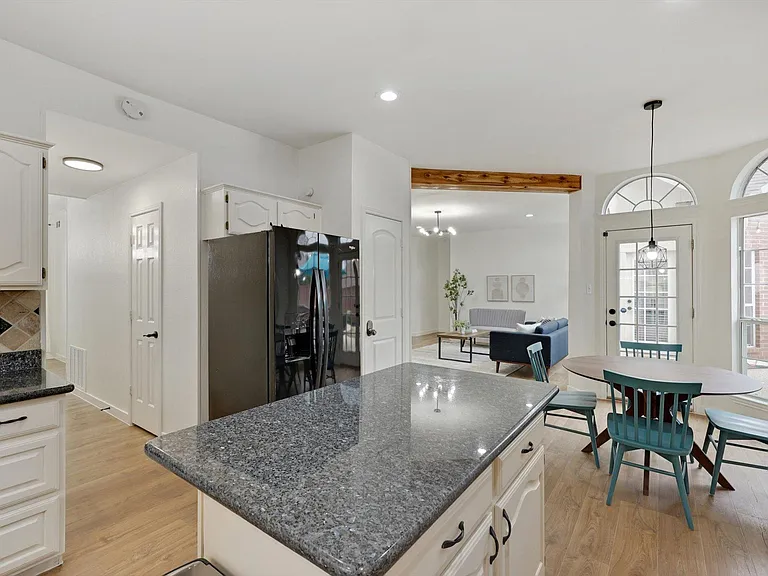7309 Springfield Dr — Photo 15