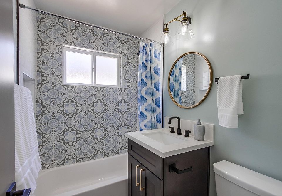 2nd image of 10506 Caminito Glenellen