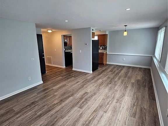 4th image of 4323 Marshall Ave