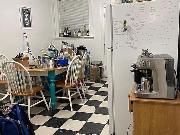 4th image of 1158 W Montana St #204