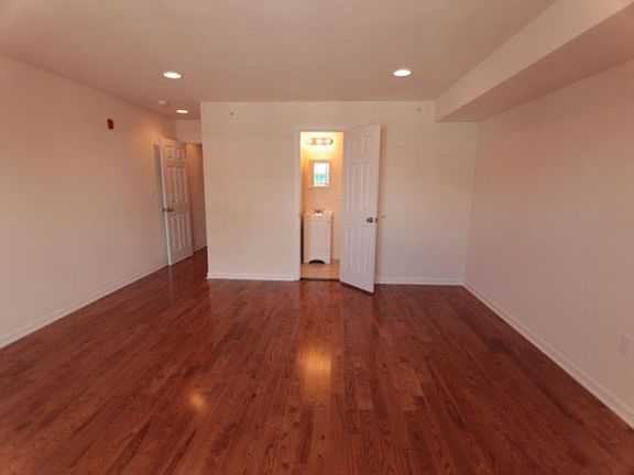 4th image of 1915 N Gratz St APT 3