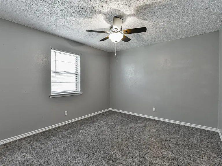1307 Linda Spur — Photo 19