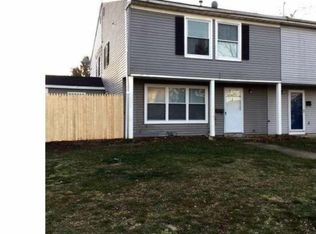 2 Lennox Ct, Sicklerville, NJ 08081