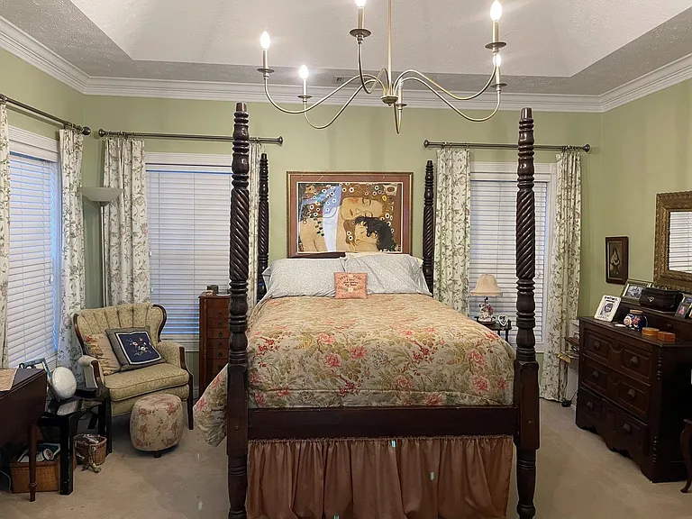 655 Belmonte Dr — Photo 10